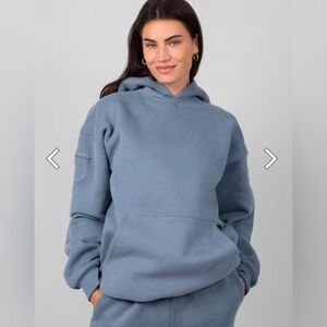 Comfrt Travel Essentials Hoodie Sky Blue Large NWT Zippers Oversized Fleece Cozy